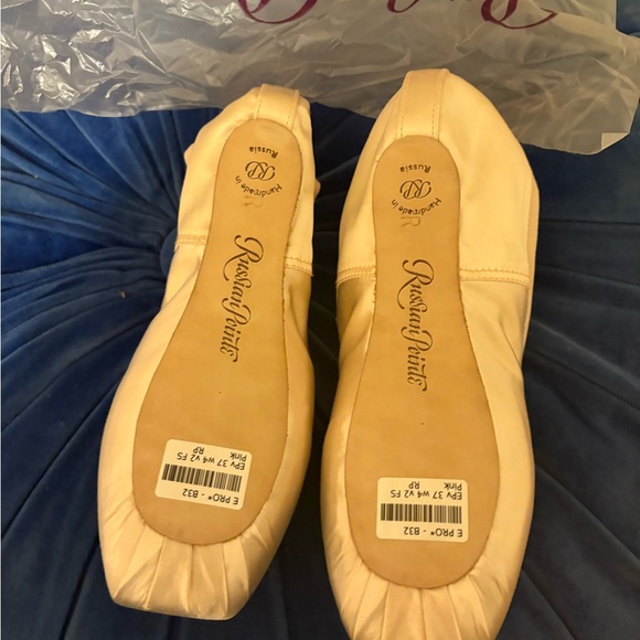 NWT Russian Pointe Entrada Pro - Picture 3 of 3